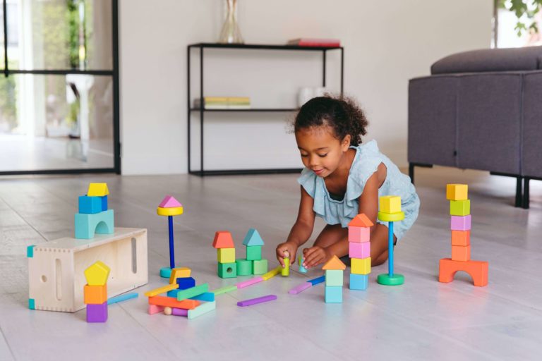 Lovevery Block Set Lernspielzeug für Kinder – Header Grafik