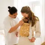 paar-mit-emma-&-noah-babytrage